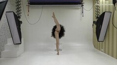 Cute Galina Markova gymnastic leg scissors Thumb