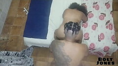 MASSAGISTA GRAVOU ESCONDIDO FAZENDO UMA MASSAGEM EM UMA CASADA, OLHA A MERDA QUE DEU. Thumb