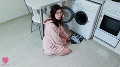 My girlfriend was NOT stuck in the washing machine and caught me when I wanted to fuck her pussy Thumb